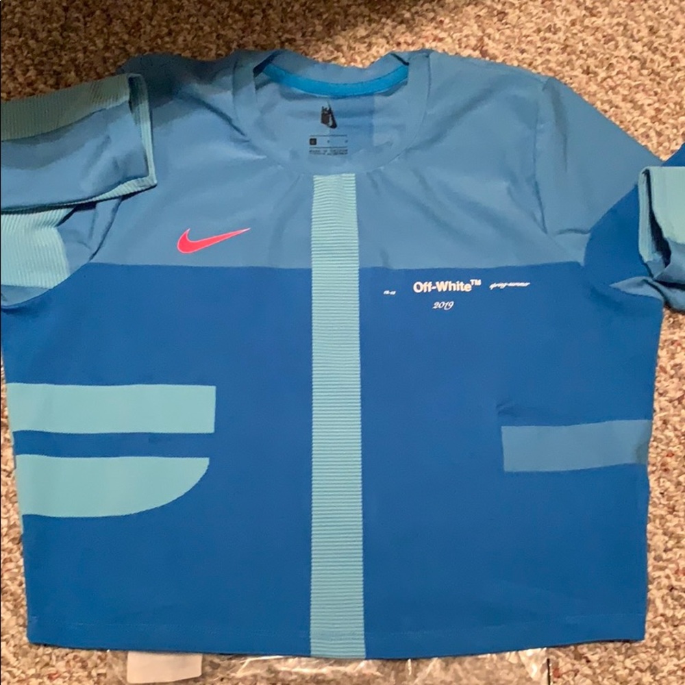 Off-white x Nike Women’s easy run top